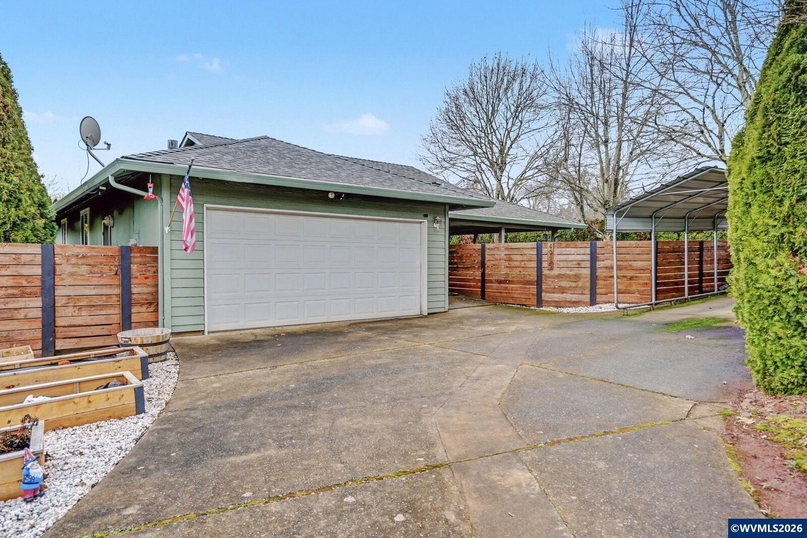 Property Photo:  4935 Centurian Ct S  OR 97302 