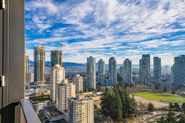 Property Photo:  6658 Dow Avenue 3301  BC V5H 0C7 