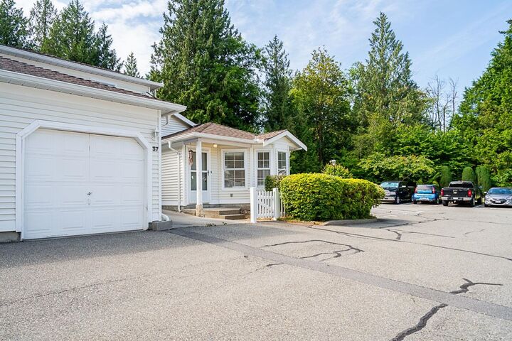 Property Photo: 6537 138 Street 37 BC V3W 0C4