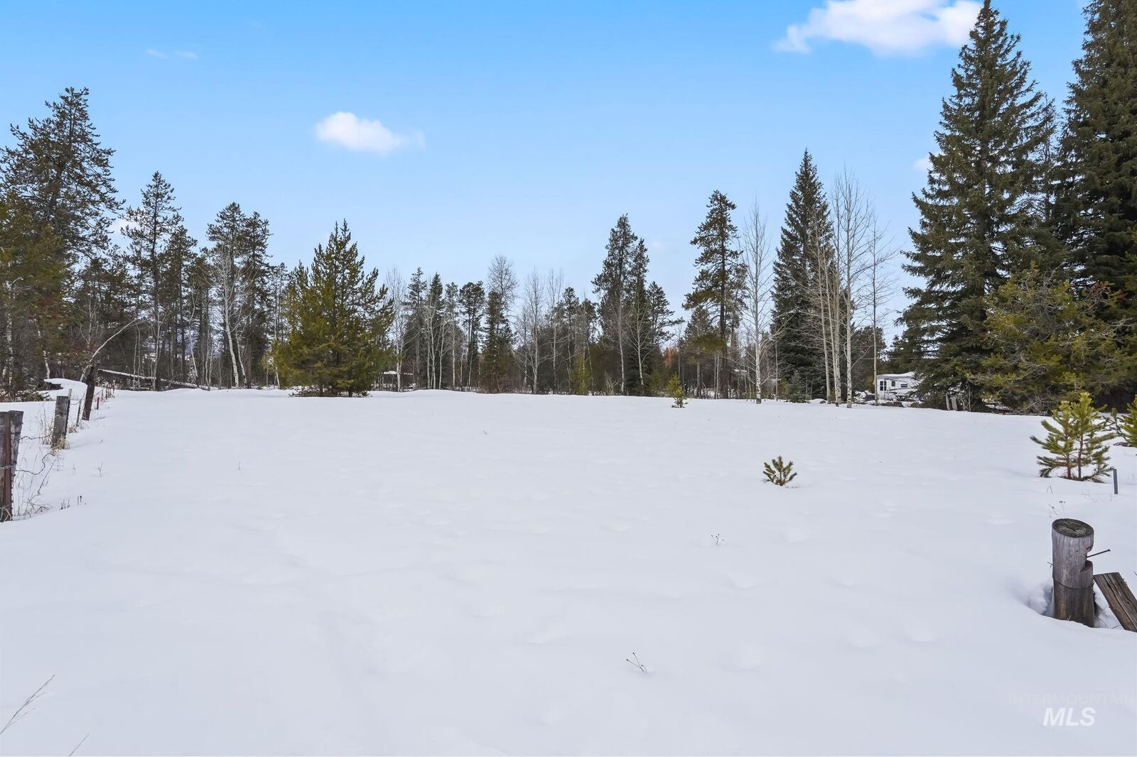 Property Photo:  881 W Roseberry Rd.  ID 83615 