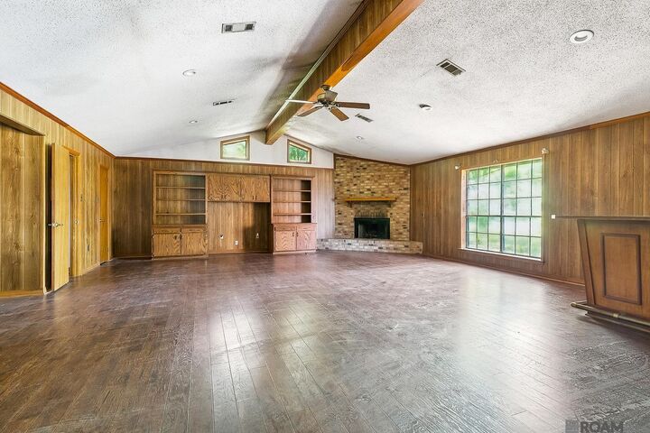 Property Photo:  6262 Wright Dr  LA 70812 