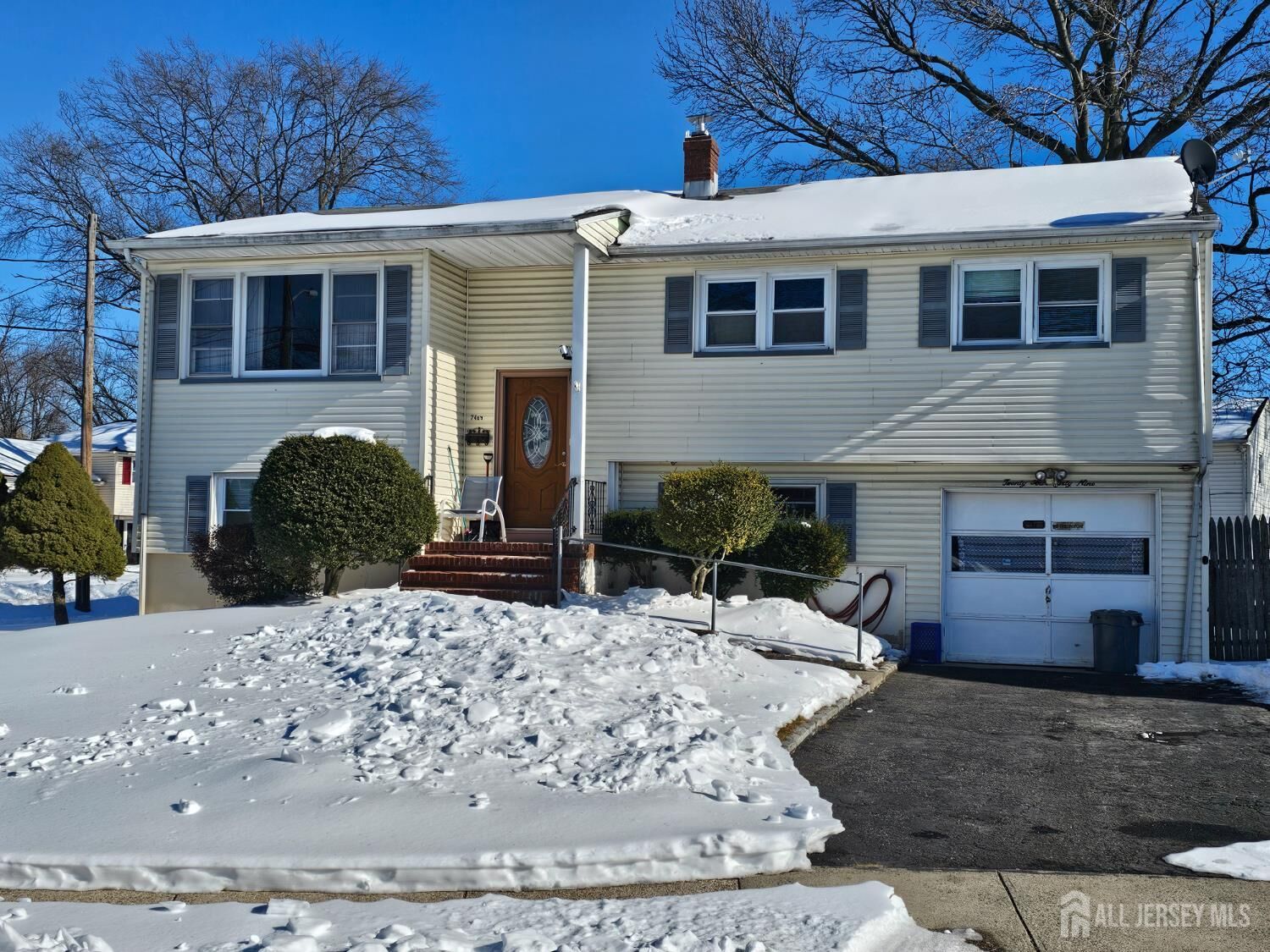 Property Photo: 2469-2469 N Macarthur Drive NJ 07083