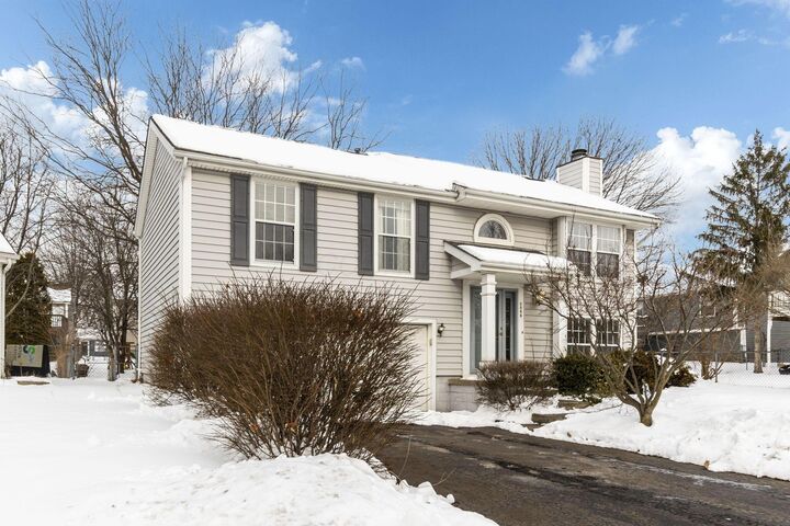 Property Photo:  6988 Endsleigh Drive  OH 43068 