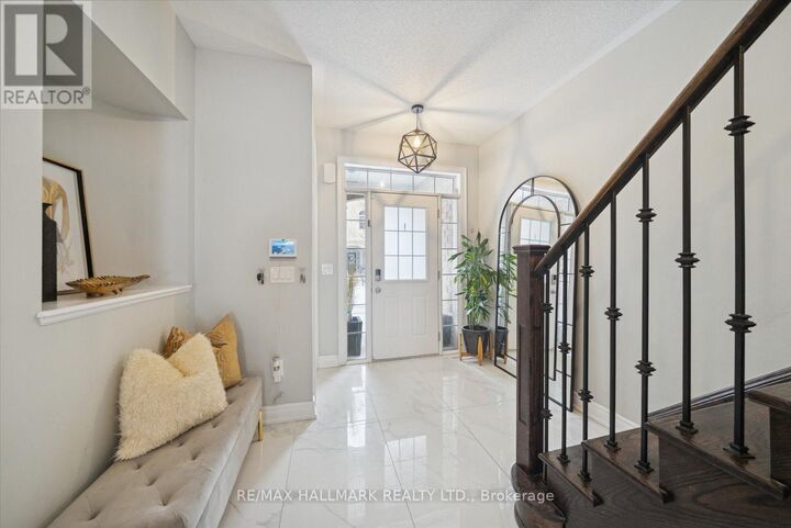 Property Photo:  62 Ruffle Lane  ON L4E 0W3 