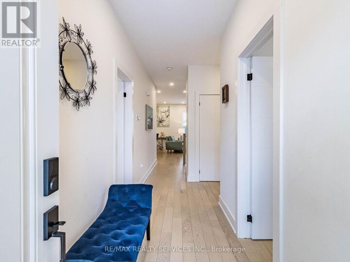 Property Photo:  18 Princeton Common Street  ON L2N 0B7 