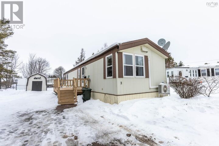 Photo de la propriété:  2 Costin Drive  NS B4H 4B6 
