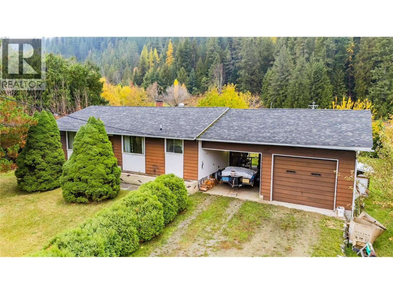 Property Photo:  1535 Highway 3A Highway  BC V1N 4M7 