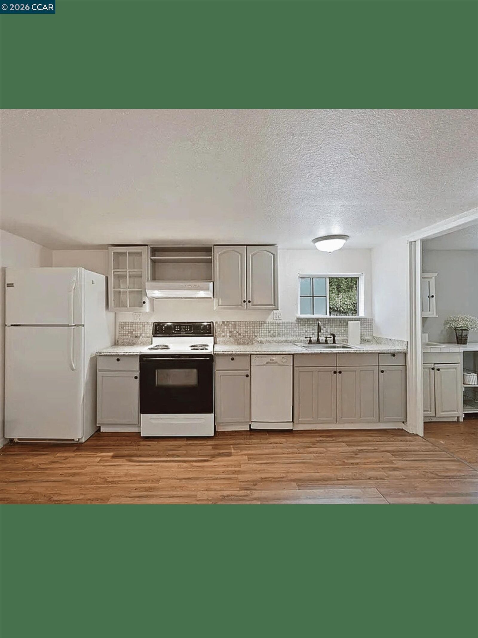 Property Photo:  511 E 1/2 Locust St  CA 95240 