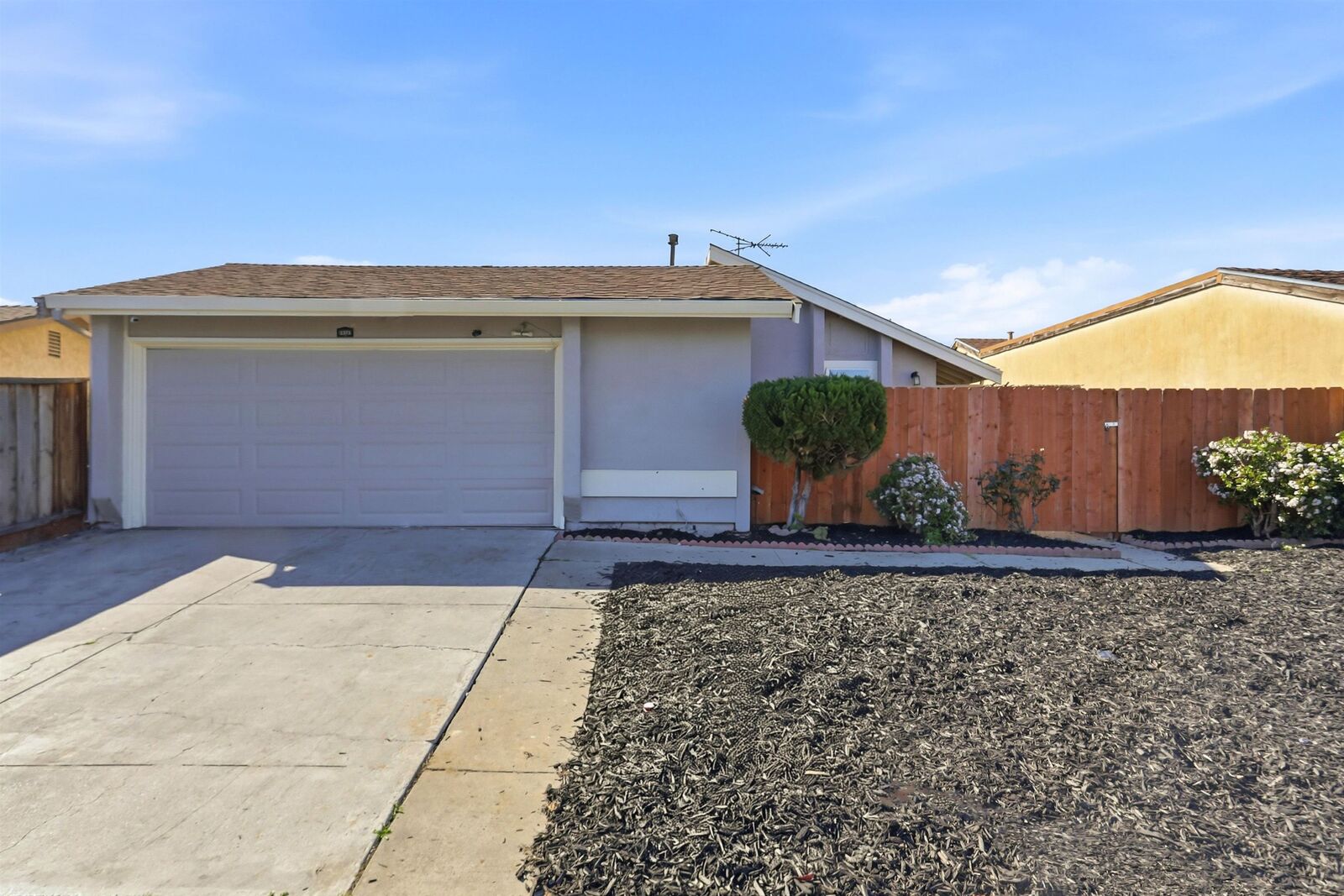 Property Photo: 1371 Sunnycrest Circle CA 95122