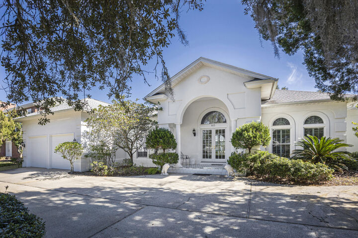 Property Photo:  815 Choctaw Lane  FL 32579 