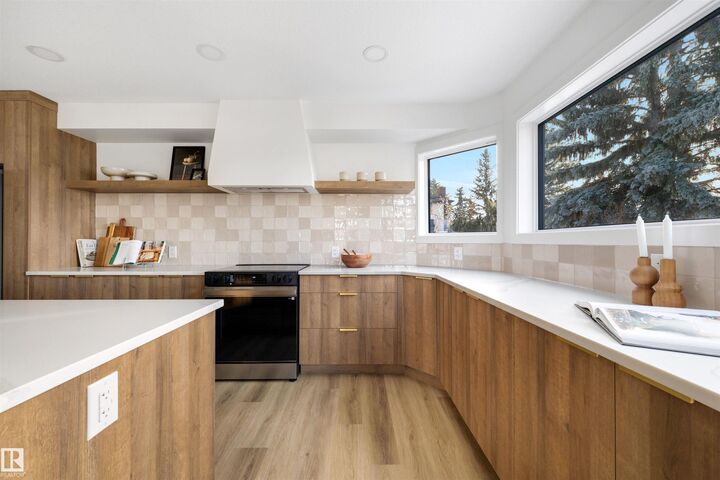 Property Photo:  4 Westview Place  AB T8N 3J8 