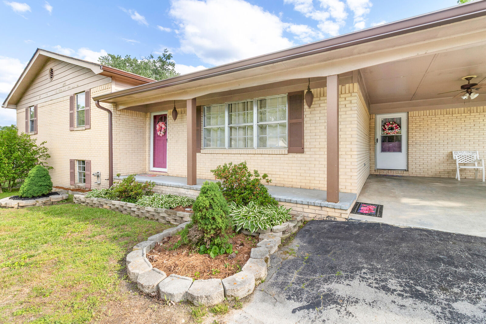 Property Photo:  2010 Falcon Lane SE  TN 37323 