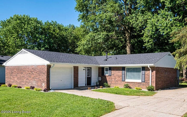 Property Photo:  3920 Riveroaks Ln  KY 40241 