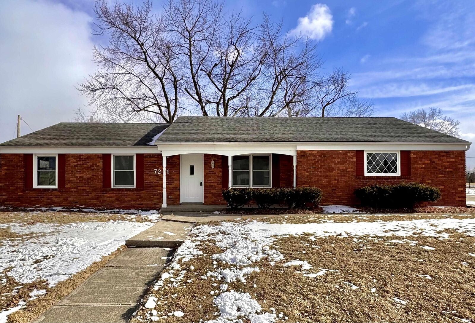 Property Photo:  7231 Treverton Drive  IN 46816-2245 