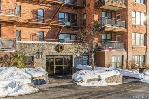 Property Photo:  121 Highland Avenue S 5F  NY 10562 