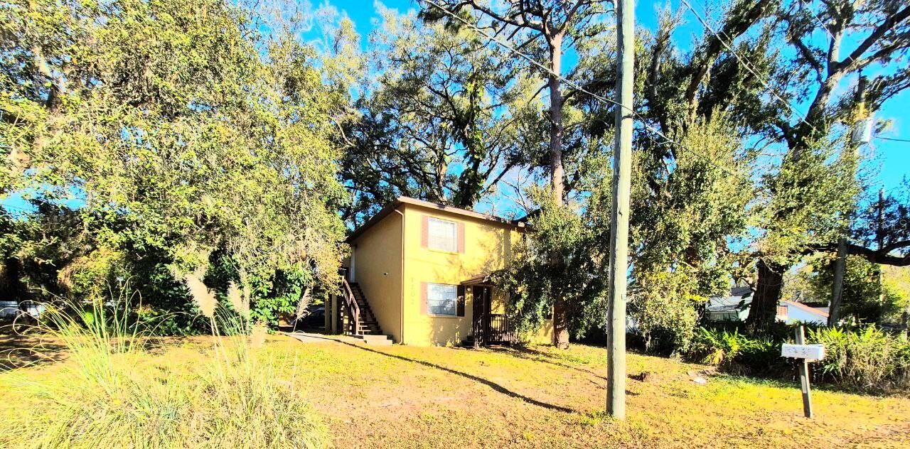 Property Photo: 1702 E Mulberry Drive A FL 33604