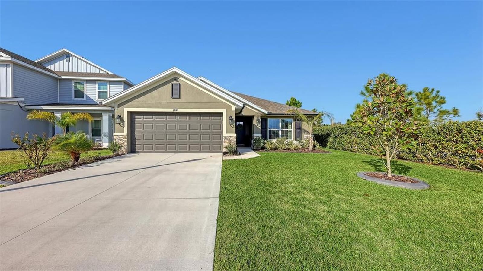 Property Photo:  6811 162nd Place E  FL 34219 