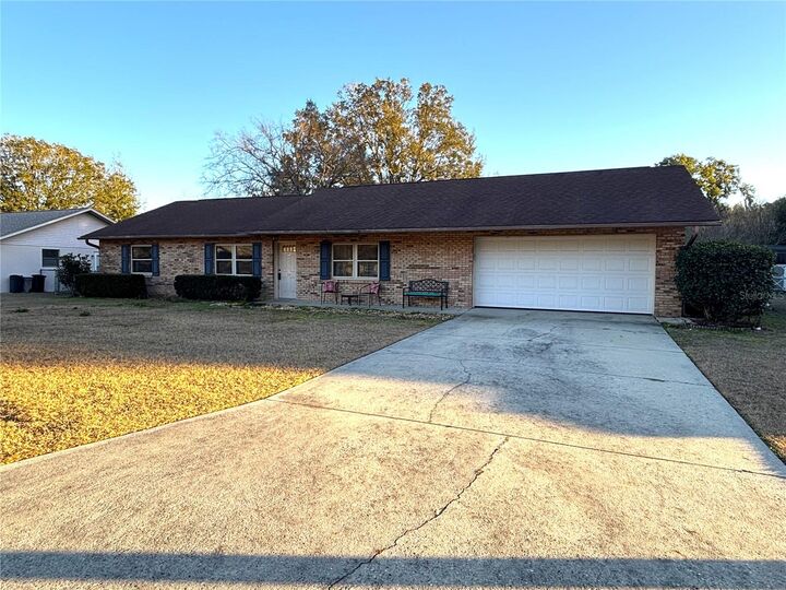 Property Photo:  4008 SE 61st Place  FL 34480 