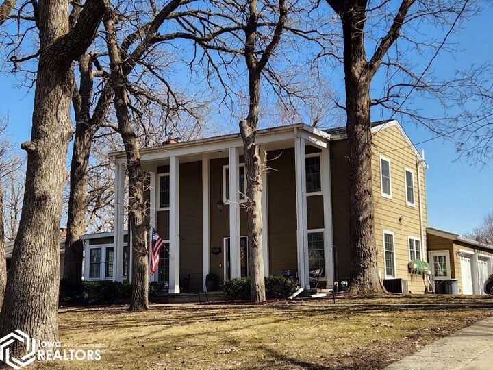 Property Photo: 500 18th Street W IA 50428