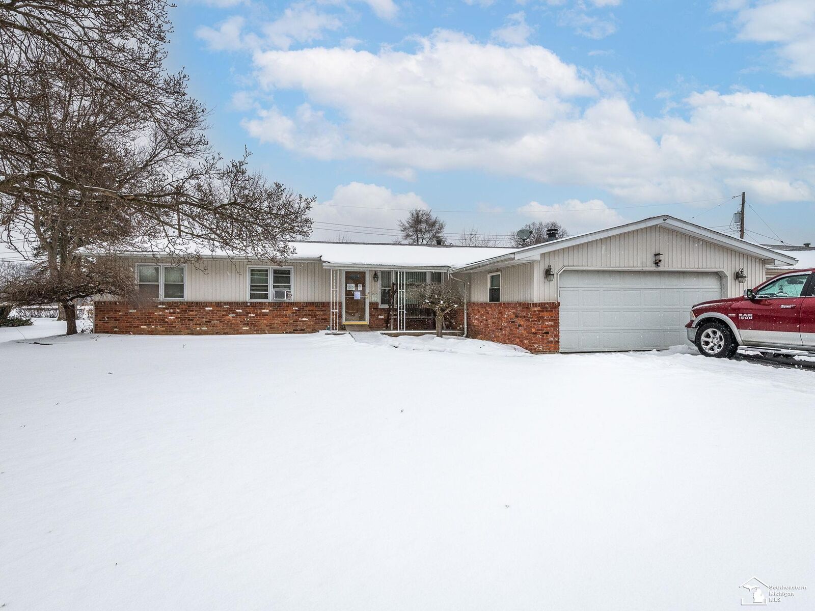 Property Photo: 5034 Northfield Drive MI 48161