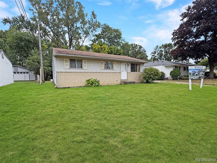 Property Photo: 556 Trombley Drive MI 48083 5133