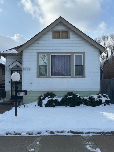 Property Photo:  10542 S Eggleston Avenue  IL 60628 