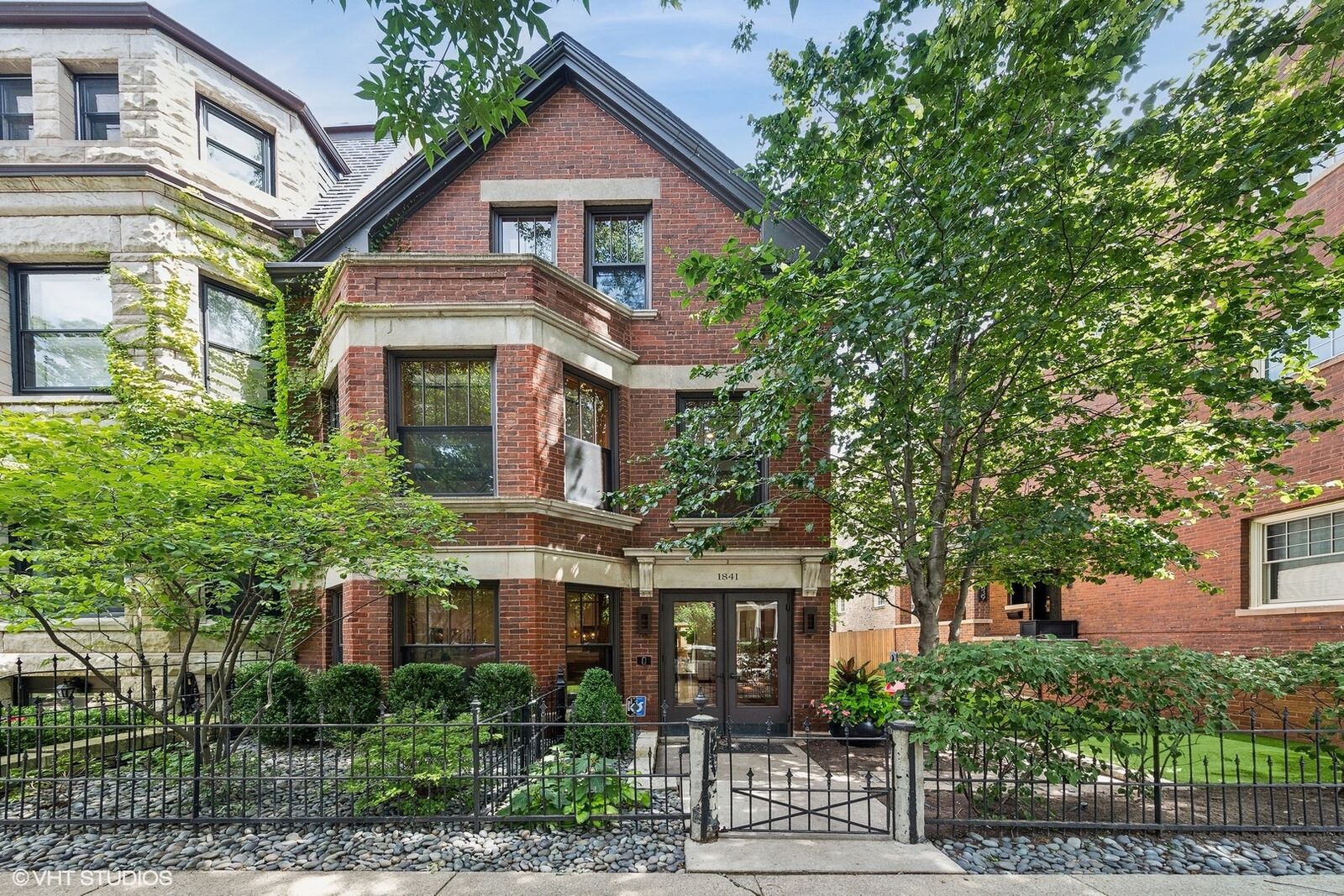 Property Photo: 1841 N Orleans Street IL 60614