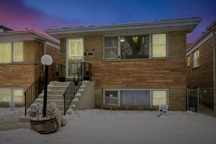 Property Photo:  1711 W 43rd Street  IL 60609 