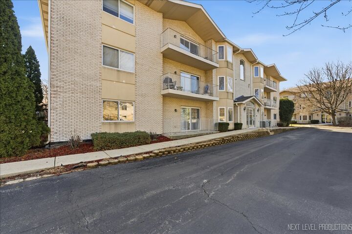 Property Photo:  927 Elderberry Circle 103  IL 60563 