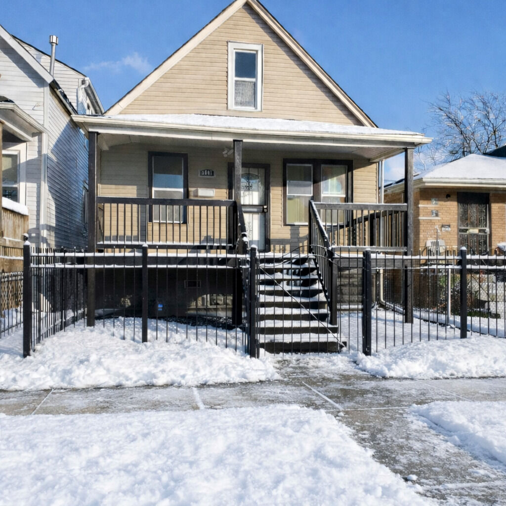 Property Photo: 9147 S Dobson Avenue IL 60619