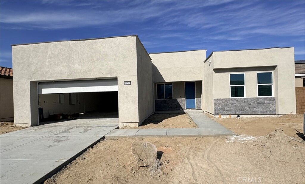 Property Photo:  65280 Avenida De Paz  CA 92240 