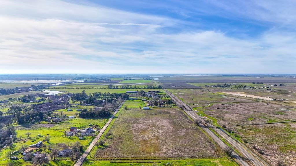 Property Photo: 3333 Nicolaus Road CA 95648