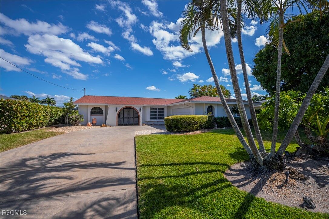 Property Photo:  3511 SE 18th Place  FL 33904 