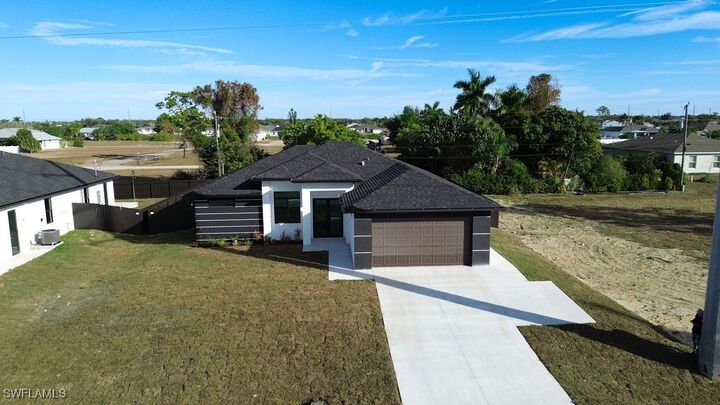 Property Photo:  401 Kismet Parkway E  FL 33909 