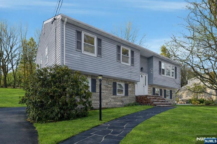 Property Photo:  6 Brookside Avenue  NJ 07840 
