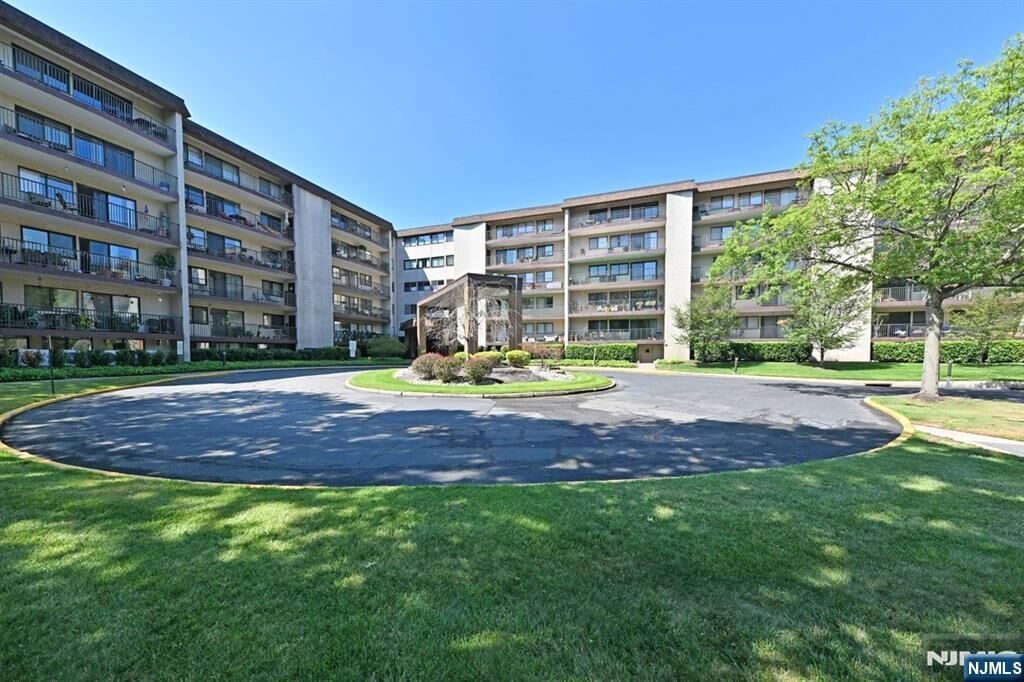 Property Photo:  521 Piermont Avenue 417A  NJ 07675 