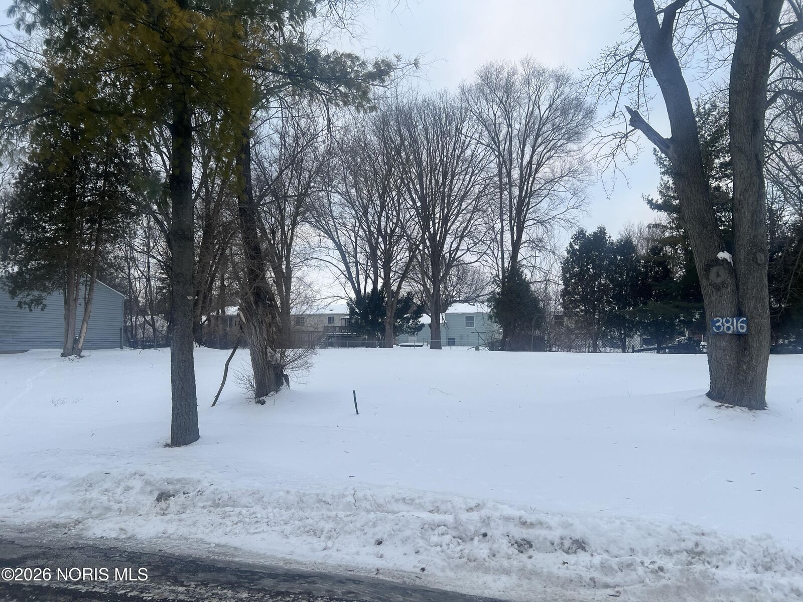 Property Photo: 3816 Loch Lomond Avenue OH 43607