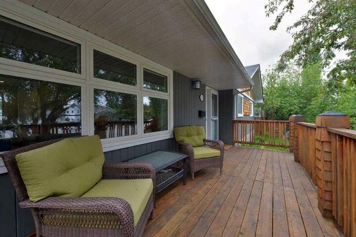 Property Photo:  19 Garrick Drive SW  AB T3E 5B4 