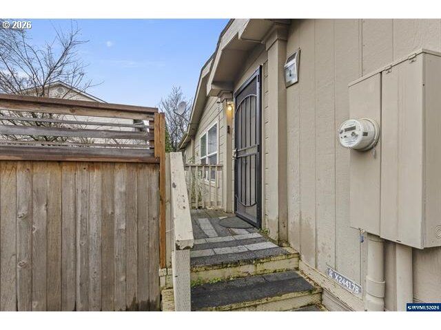 Property Photo:  12323 SE Holgate Blvd 2  OR 97236 