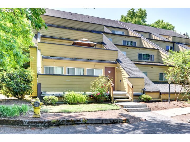 Property Photo:  1621 NE 113th St 132  WA 98686 