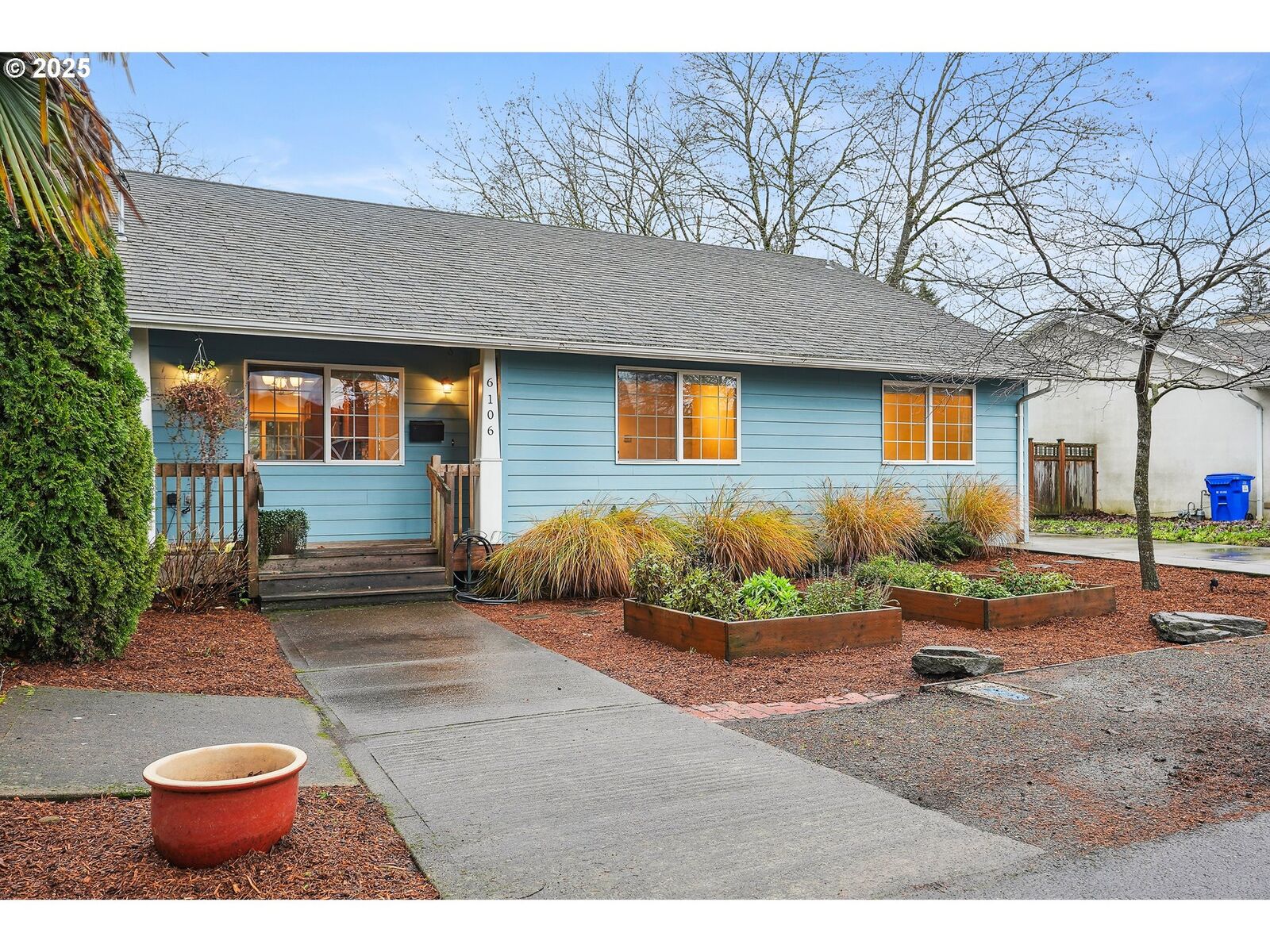 Property Photo:  6106 SE Lambert St  OR 97206 