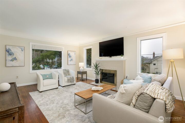 Property Photo:  7501  25th Avenue NW  WA 98117 