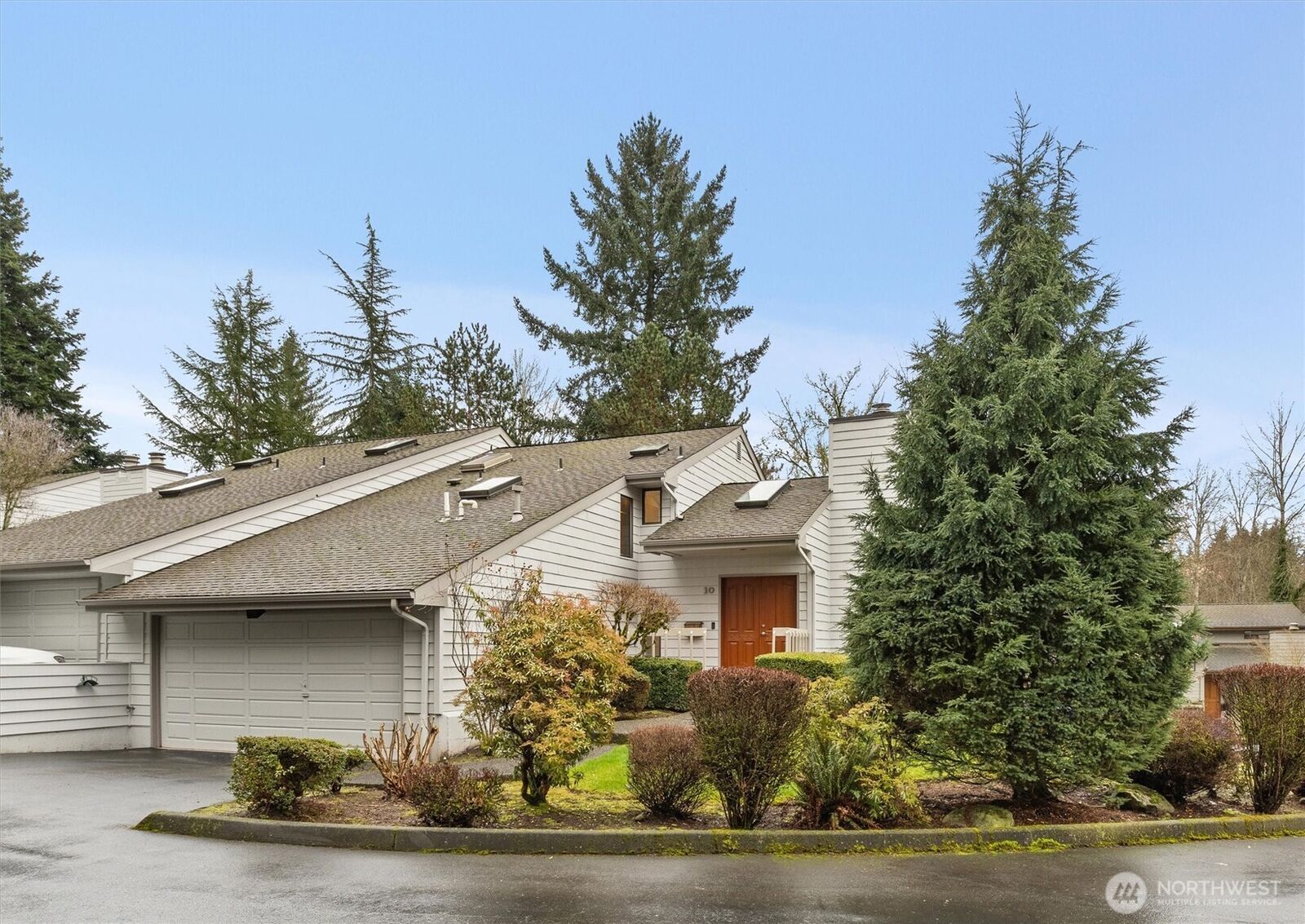 Property Photo:  10  143rd Avenue SE 4  WA 98007 