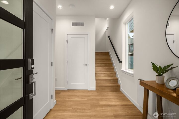 Property Photo: 3914 S Juneau Street WA 98118