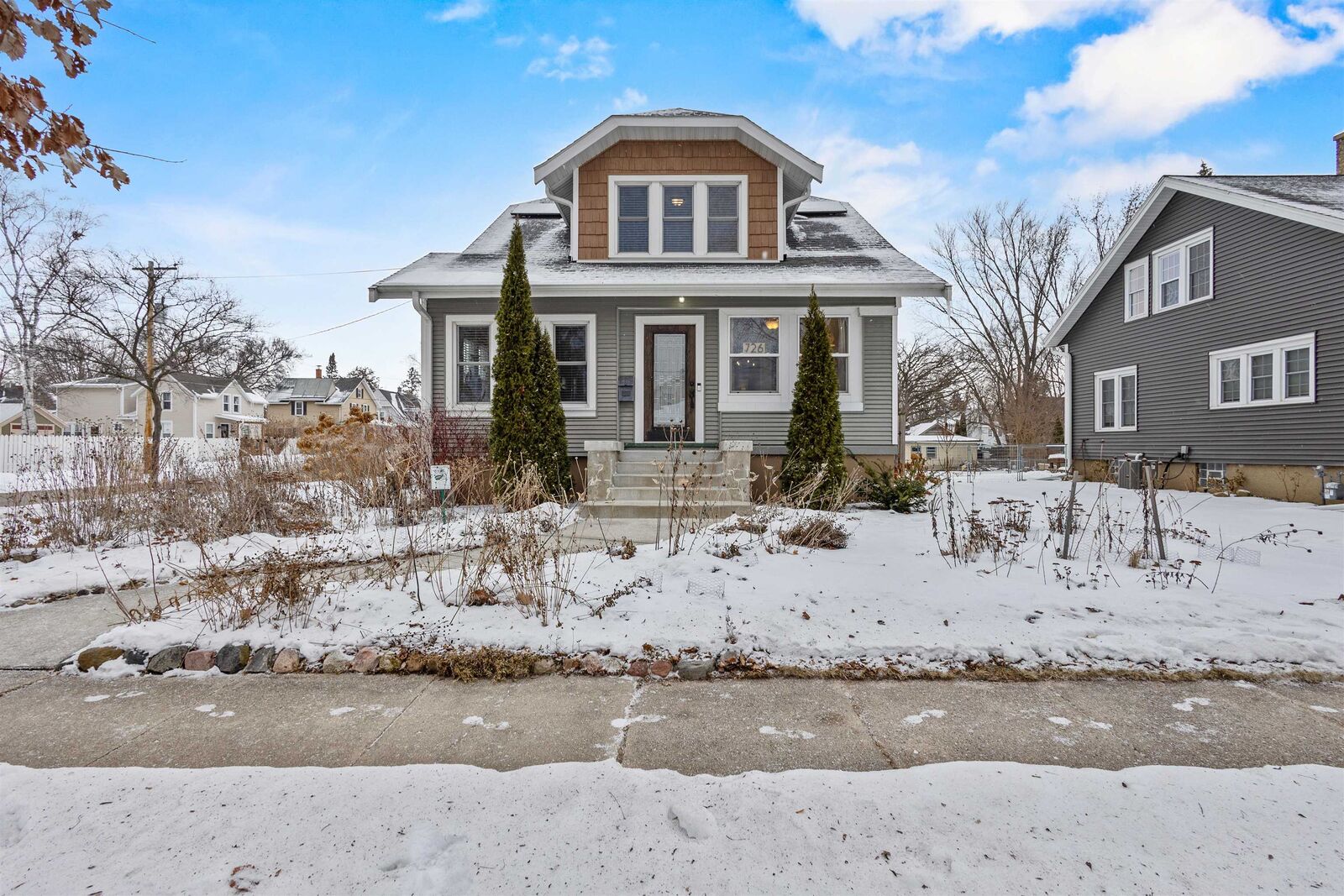 Property Photo:  726 Sherman Ave W  WI 53538-1662 