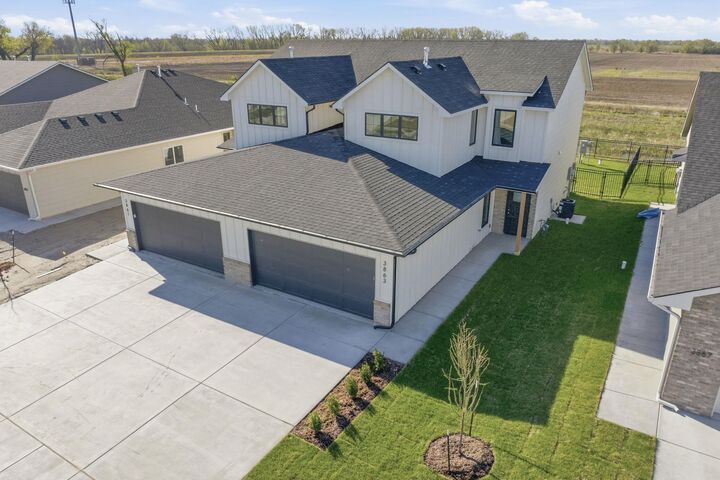 Property Photo:  3861 W Longleaf St  KS 67205 