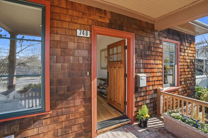 Property Photo:  748 Laurel Avenue  CA 94010 