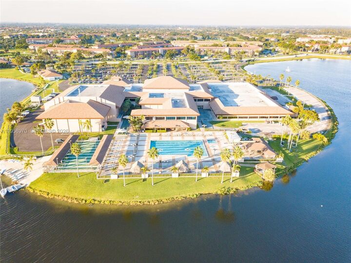 Property Photo: 13550 SW 6th Ct 409A FL 33027