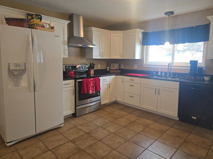 Property Photo:  438 Cresthaven Drive  IN 47025 