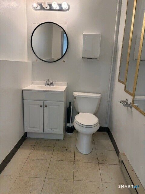 Property Photo:  200 Boston Post Road 3  CT 06477 